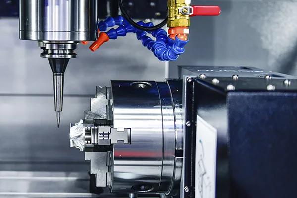 CNC-Bearbeitung eines Motorblocks – Hochpräzise Frästechnik